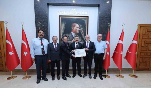 Vali Aksoy’dan Eskişehir Şehir Hastanesi’ne teşekkür belgesi