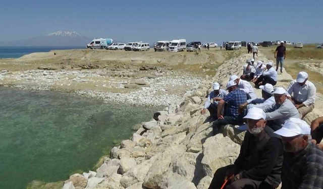 Van Gölü’nde kaybolan şahıs Rov ve Sonar cihazları ile aranıyor