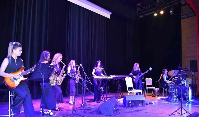 Vezirköprü Kadın Orkestrası’ndan yaza merhaba konseri