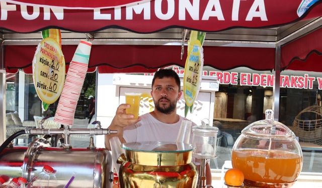 Yerli ve yabancı turistler sifon limonataya ilgi gösterdi