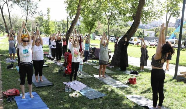 Yoga tutkunları Eyüpsultan’da buluştu