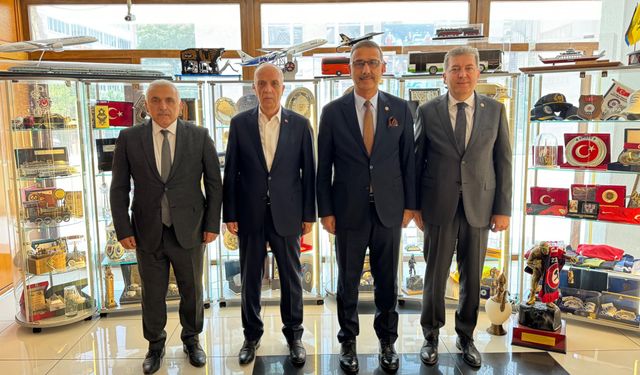 AK Parti Sakarya Heyeti, Türk-İş Genel Başkanı Atalay'ı Ziyaret Etti