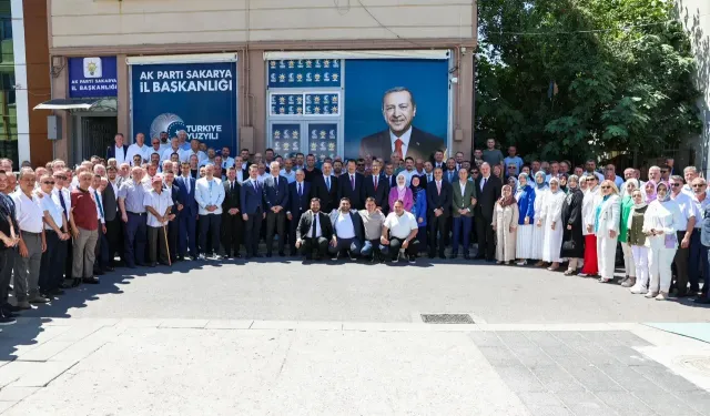 AK Parti'nin Geleneksel Bayramlaşma Töreni Yoğun Katılımla Gerçekleşti
