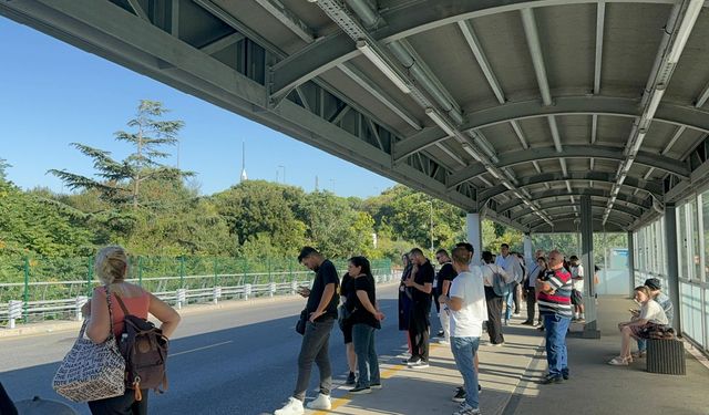 15 Temmuz Şehitler Köprüsü'nde metrobüs arızası