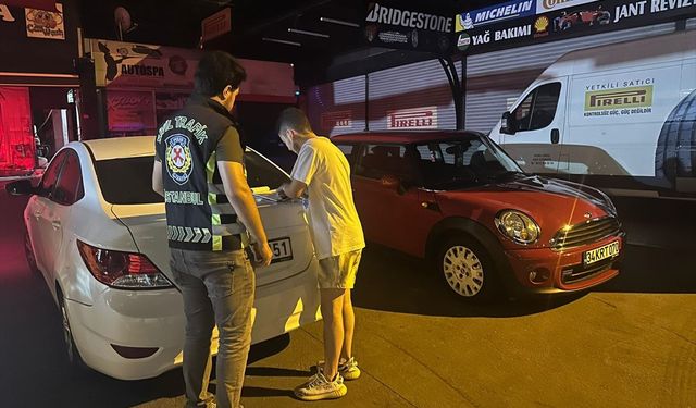 15 Temmuz Şehitler Köprüsü'nde trafiği tehlikeye düşüren 2 sürücüye ceza kesildi