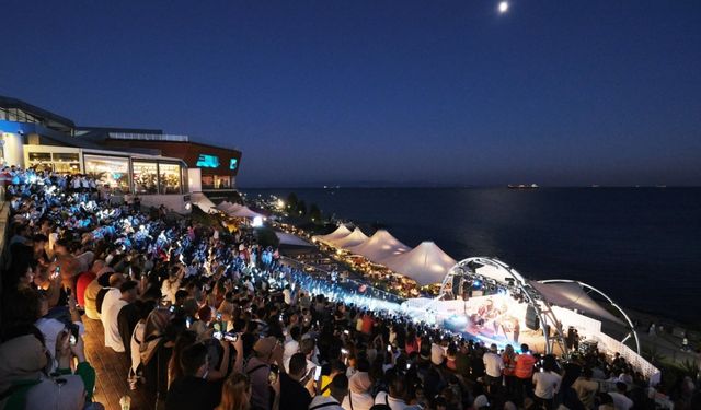 Aqua Florya'da "Ay Işığında Müzik" etkinlikleri başlıyor