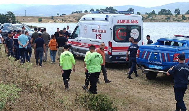 Bilecik'te baraja düşen otomobildeki 4 yaşındaki çocuk öldü