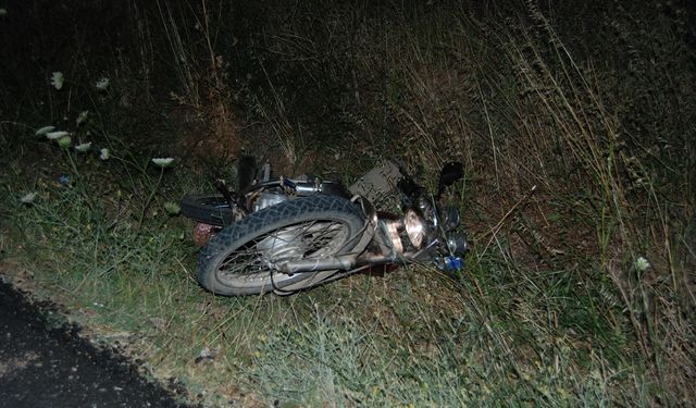 Çanakkale'de şarampole devrilen motosikletin sürücüsü yaralandı