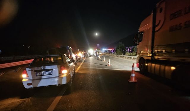 Çanakkale'de tır ile çarpışan motosikletin sürücüsü öldü