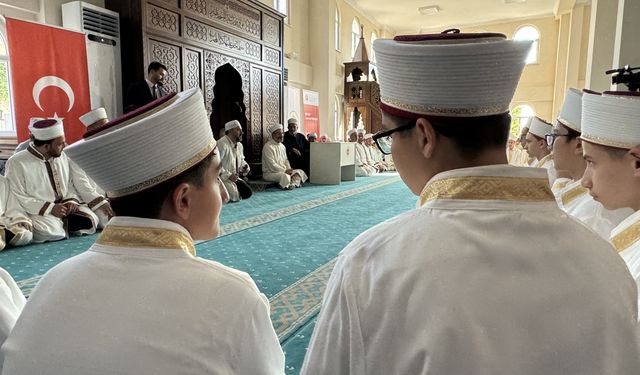 Diyanet İşleri Başkanı Erbaş, Kocaeli'de hafızlık icazet törenine katıldı