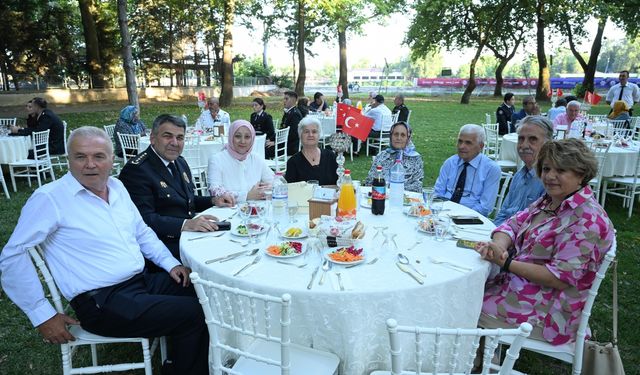 Edirne Valisi Yunus Sezer şehit aileleri ve gazilerle bir araya geldi: