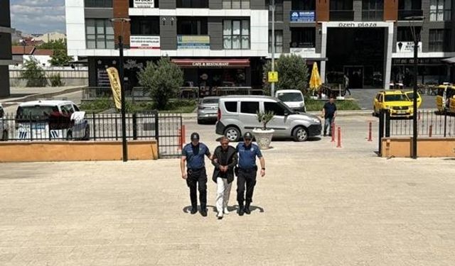 Edirne'de ATM'lerin güvenlik kameralarını boyayıp kasalarını açmaya çalışan hükümlü yakalandı