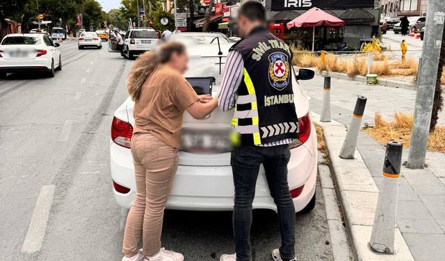 İstanbul'da ambulansa yol vermeyen sürücüye 6 bin 588 lira ceza