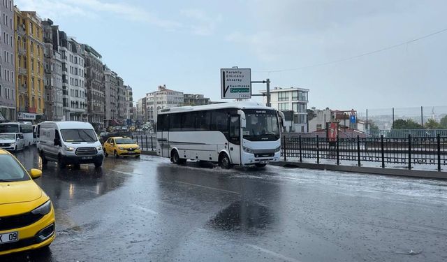 İstanbul'da bazı bölgelerde yağış etkili oluyor