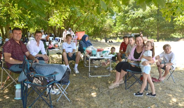 Karamürsel'de Geleneksel 17. Pita Teferiç Şenlikleri yapıldı