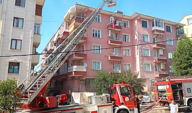 Kocaeli'de apartmanda çıkan yangın söndürüldü