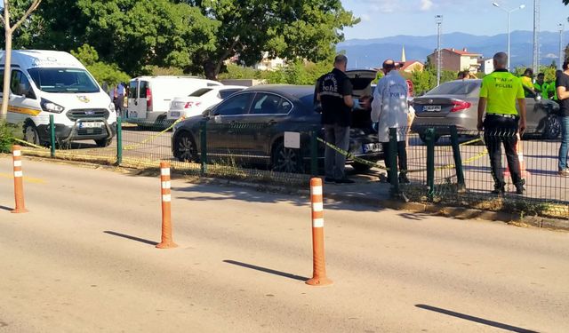 Kocaeli'de "dur" ihtarına uymayan otomobildeki kişi polisin açtığı ateş sonucu yaralandı