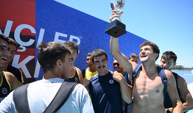 Meriç Nehri'nde düzenlenen Gençler Türkiye Kürek Kupası sona erdi