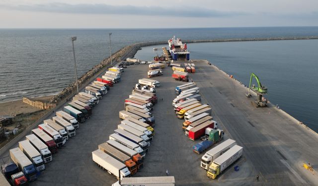 Karasu Limanı'ndan Romanya'ya Ro-Ro seferleri başladı