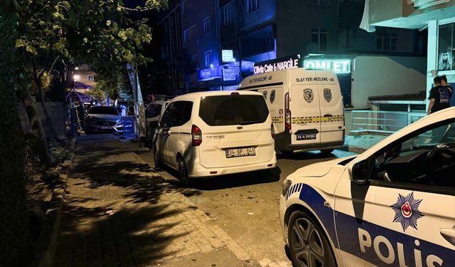 Sancaktepe'de bir binaya silahla ateş açıldı