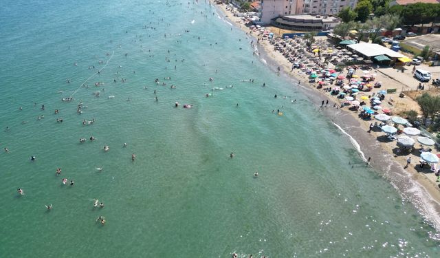 Tekirdağ'da sıcaktan bunalanlar sahillerde yoğunluk oluşturdu