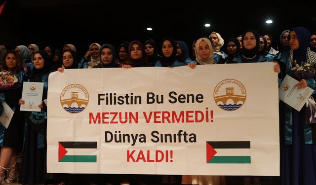 TÜ İlahiyat Fakültesi mezuniyet töreninde İsrail'e tepki