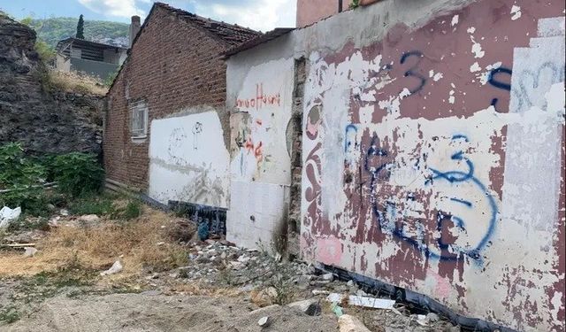 Bursa Pınarbaşı Mahallesindeki eski evler dikkat çekiyor