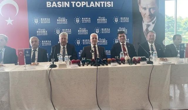 Bursa'da Başkan Bozbey, ‘Temmuz Ayı Basın Bilgilendirme Toplantısı’ düzenledi