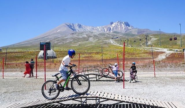 Erciyes'te bisiklet sezonu açıldı