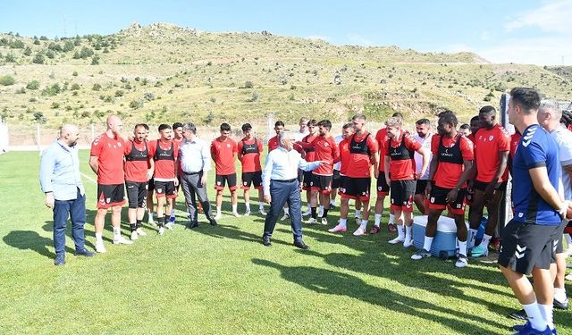 Futbol takımları Erciyes Yüksek İrtifa Kamp Merkezi’ne övgüler yağdırdı