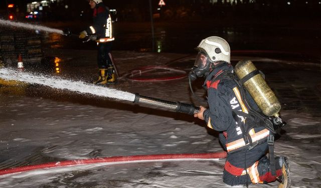 Malatya'daki yangına itfaiye ekiplerinden anında müdahale