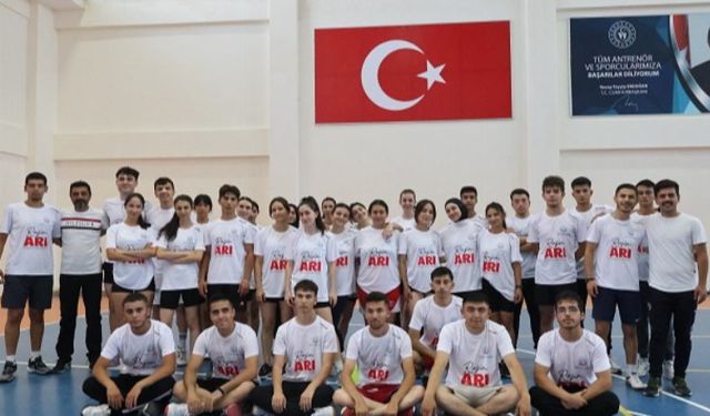 Nevşehir Belediyesi sınav hazırlığında da gençlerin yanında
