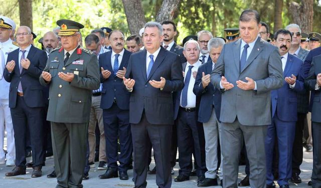 15 Temmuz şehitleri İzmir’de dualarla anıldı