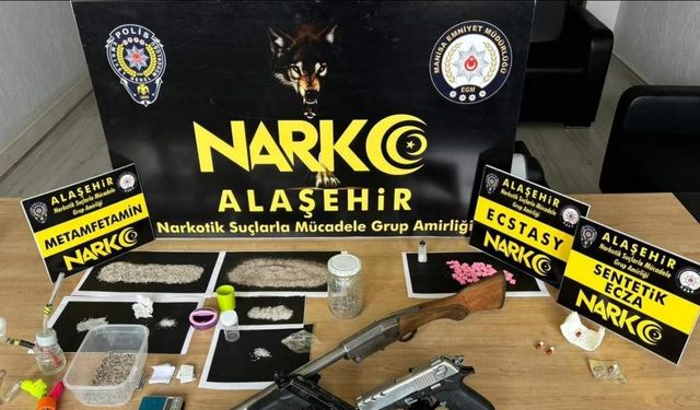 Alaşehir’de 8 adrese eş zamanlı uyuşturucu baskını: 5 tutuklama
