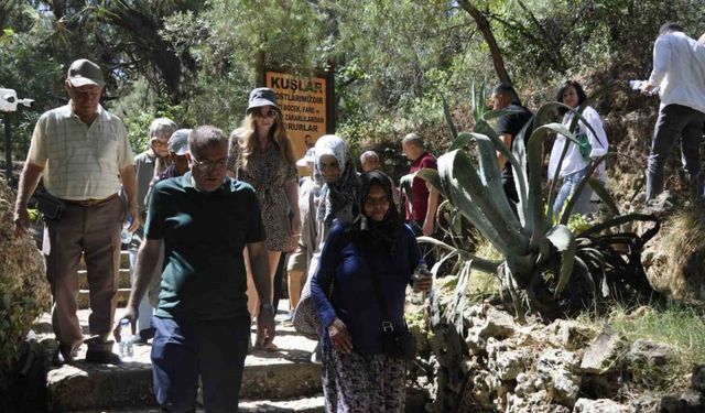 Antalya Sosyal Güvenlik İl Müdürlüğü emekliler ile doğa yürüyüşünde buluştu