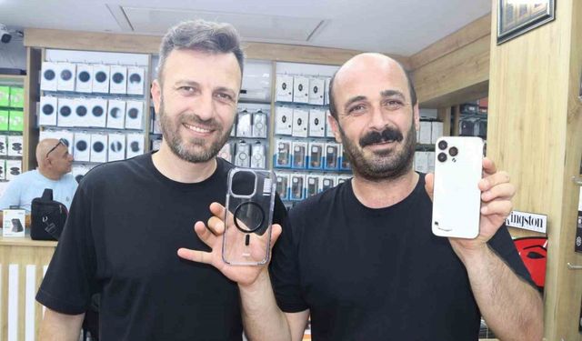 Arkadaşıyla iddiaya girdi, 50 bin TL değerindeki telefonunu kırdı