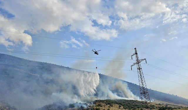 Arnavutluk’un güneyinde orman yangınları