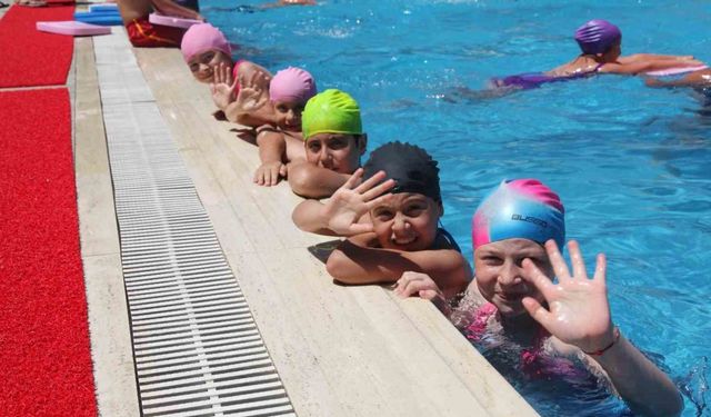 Ataşehir Belediyesi’nden çocuklara bir müjde daha: Ücretsiz yüzme kursu başlıyor