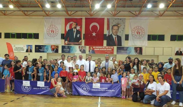 Balıkesir’de yaz spor okullarına bin 200 çocuk katılıyor