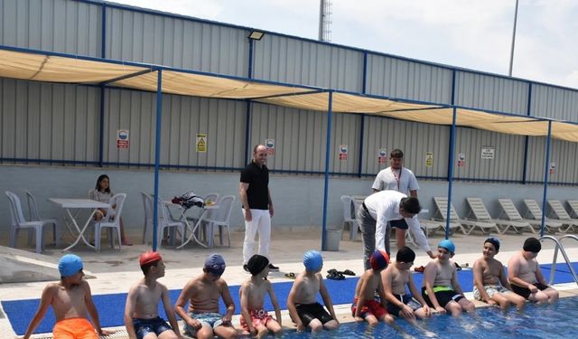 Başkan Durgut yaz spor okullarının sıkı takipçisi