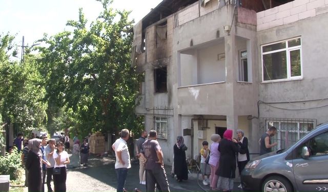 Beykoz’da eşinden ayrılan şahıs benzinle evi yaktı