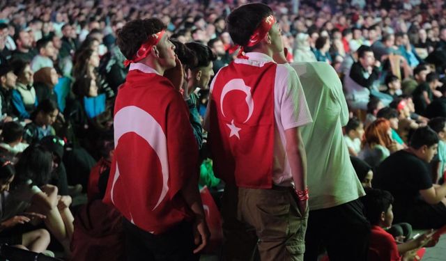 Binlerce Erzincanlı milli maçı beraber izledi