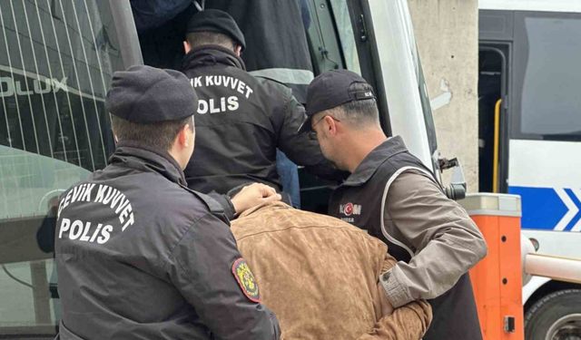 Bursa’da provokasyon yapan ve gözaltına alınan 60 şüpheliden 13’ü tutuklandı