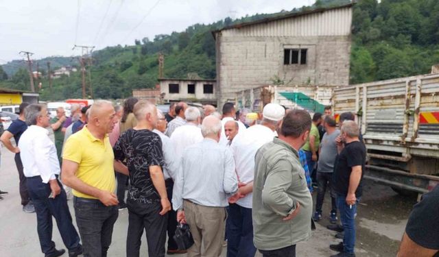 Çay üreticileri özel sektörü protesto etti