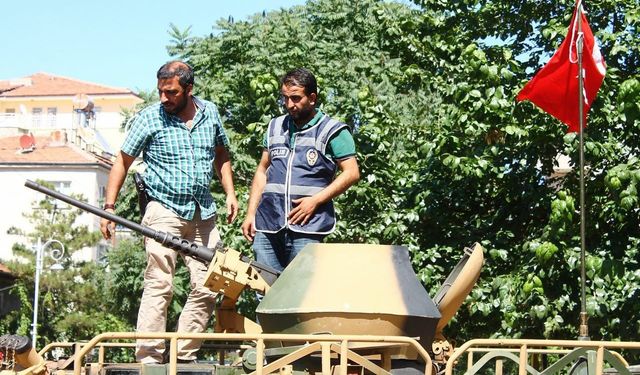 Darbecilerin kullandığı ZPT aracını güvenli alana çeken Mustafa Özbey o günleri unutamıyor