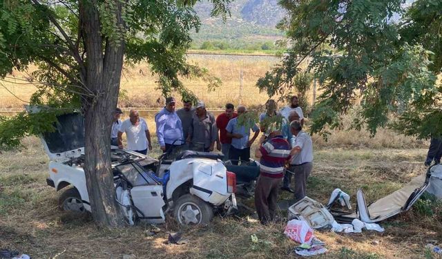 Denizli’de iki otomobil çarpıştı: 1 ölü, 1 yaralı