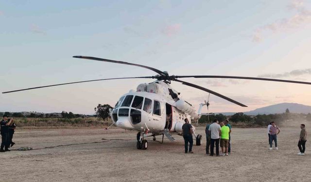 Denizli’deki yangın söndürme çalışmalarına desteğe gelen helikopter zorunlu iniş yaptı