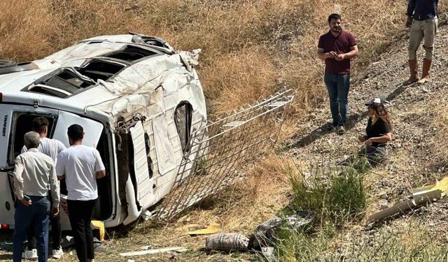 Diyarbakır’da 20 kişinin yaralandığı kaza güvenlik kamerasına yansıdı
