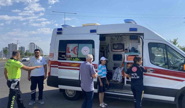 Diyarbakır’da kızını sınava götüren aile kaza yaptı: 3 yaralı