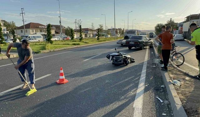 Düzce’de otomobil motosikletle çarpıştı: 3 yaralı